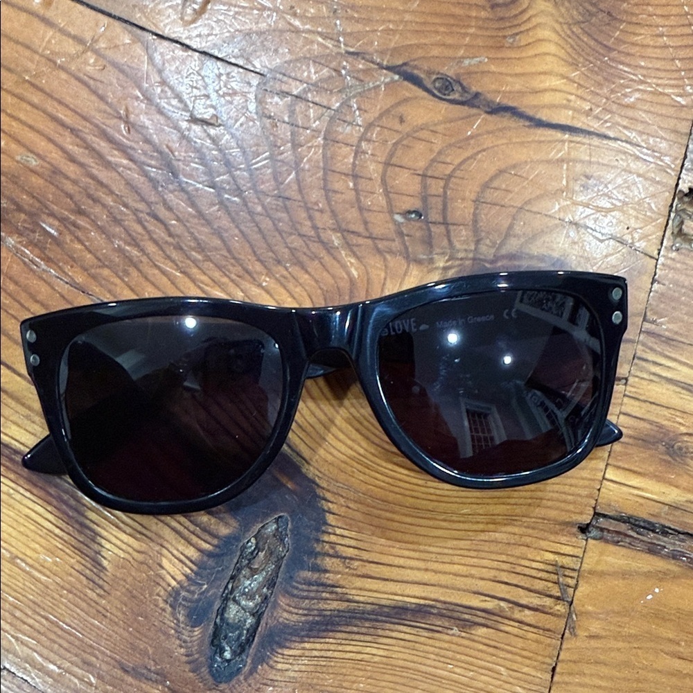 BlueLOVE Black Sunglasses Unisex